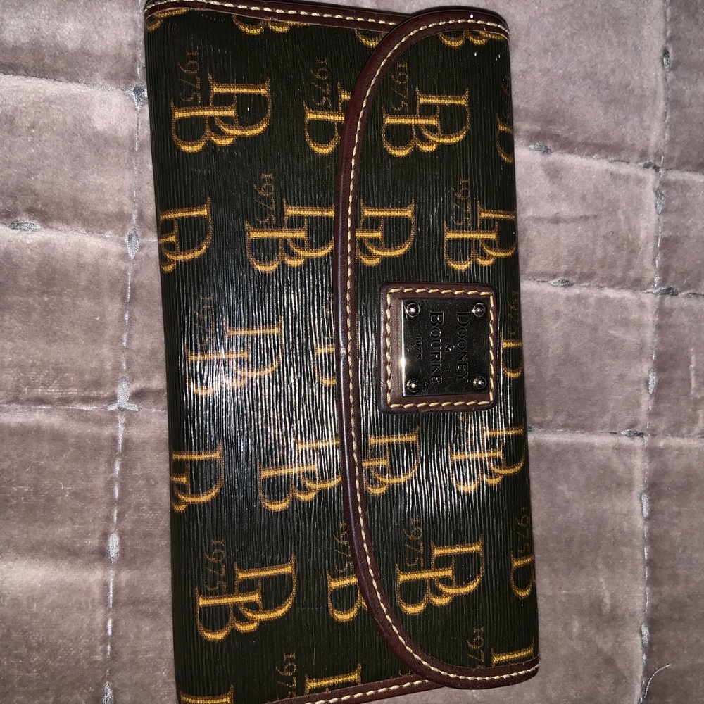 Dooney and Bourke wallet